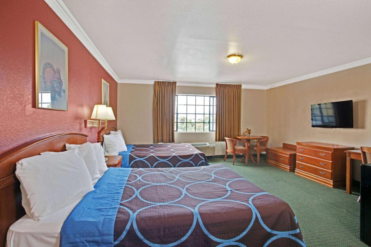 Super 8 By Wyndham Hollywood/La Area Motel Los Angeles Eksteriør billede
