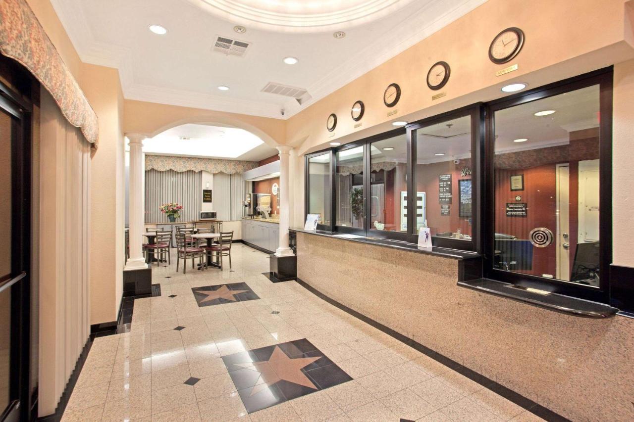 Super 8 By Wyndham Hollywood/La Area Motel Los Angeles Eksteriør billede